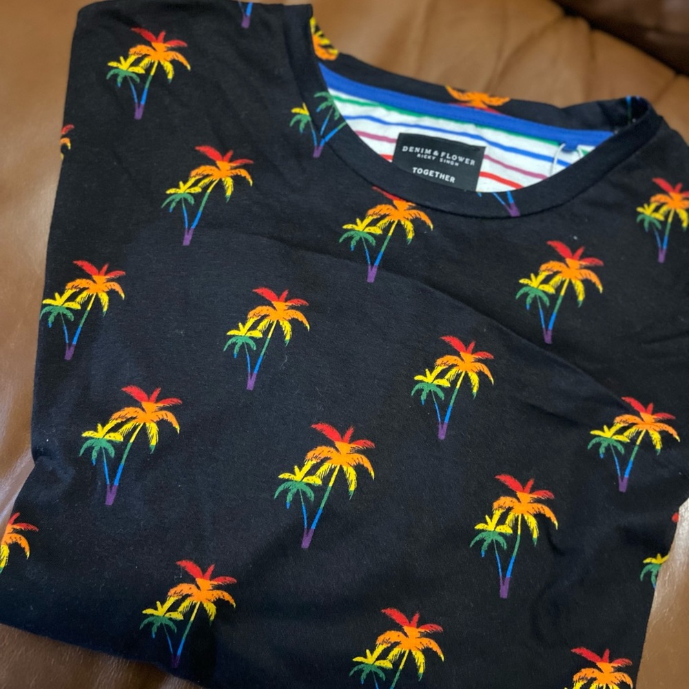 Denim & Flower Rainbow Palm Trees, short sleeve Tshirt size L